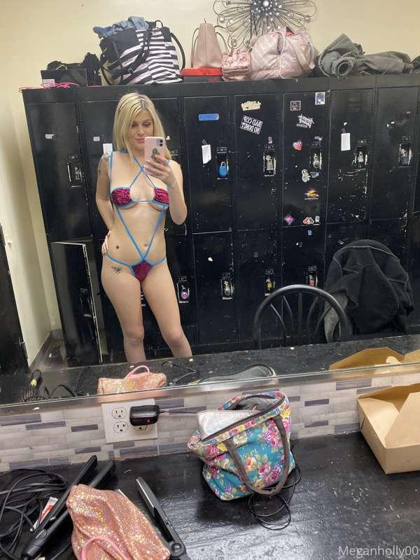 🦋🦋🦋🦋me at the clubbbb