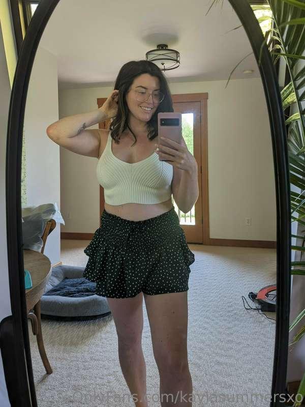 Can I be your date tonight? 😋