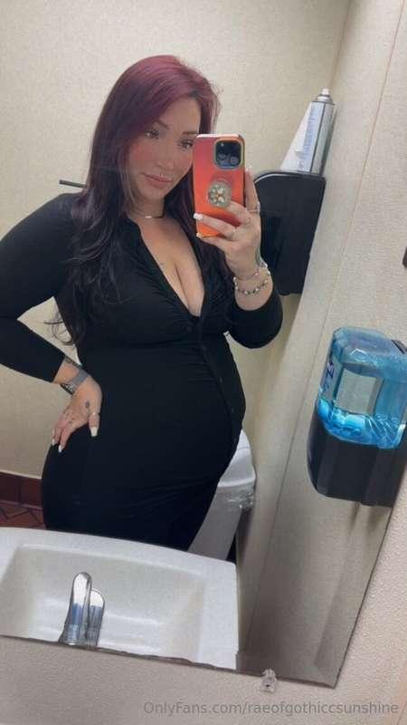 Mommy milkers can’t be contained 
