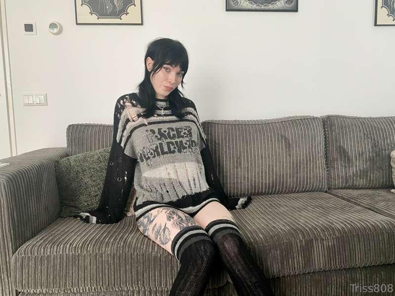 Hii🖤

Some cozy pics today :) 

Hope u like them ^^ 🖤

Tips ..