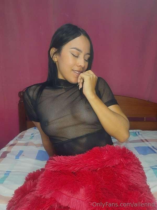 Hey babe, she is Soffy, a follow to her new account, it will..