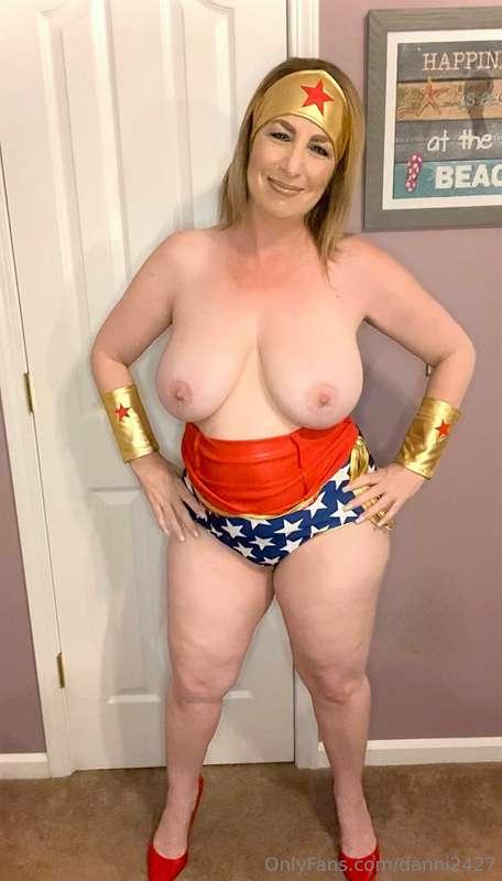I bet you didn't know Wonder Woman had such nice big tits 😉