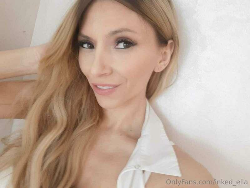 Satisfy your every desire with my exclusive content. 🥰