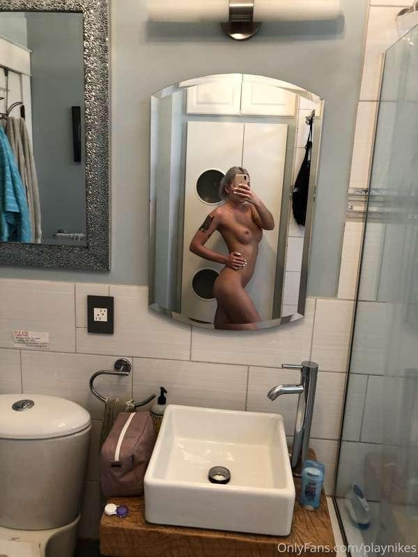 really obsessed with my friends nice ass apartment that cost..