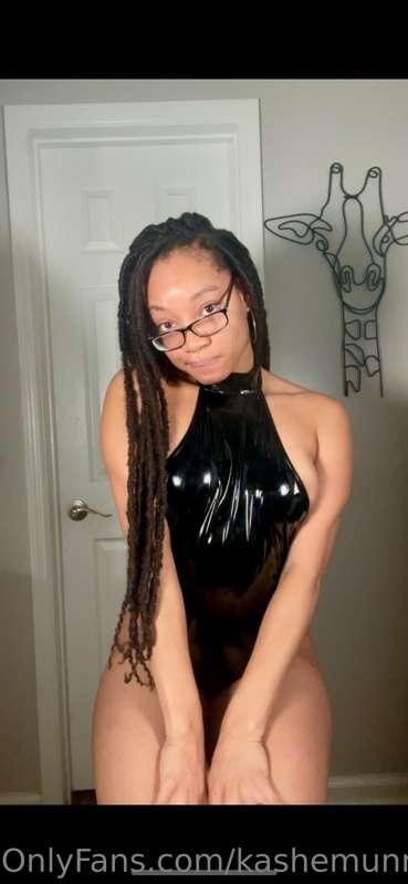 Here’s a LINGERIE review in this wet bodysuit (you get to se..