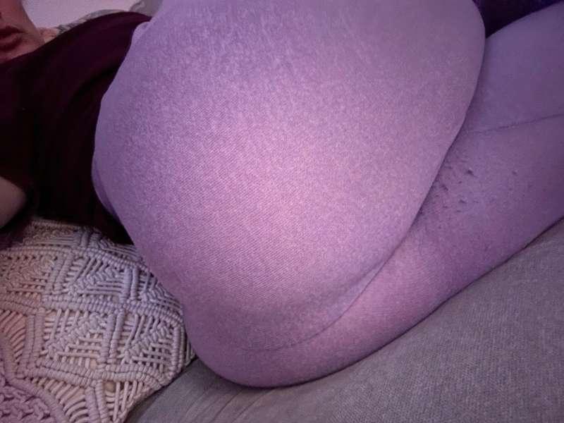 Who wants pjs & an early night with me? 
The 𝒓𝒆𝒂𝒍 girlfriend..