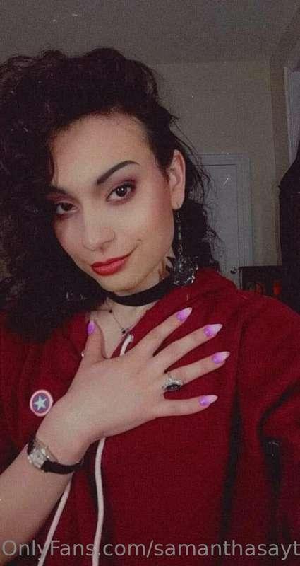 I feel so cute today! 
What do you think? Is she giving cute..