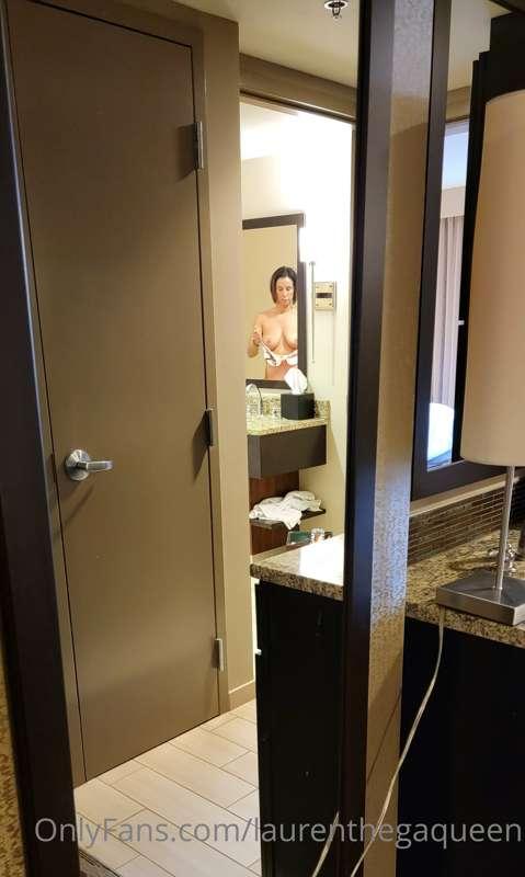 Creeper shot while I'm cleaning up cum off my face and getti..