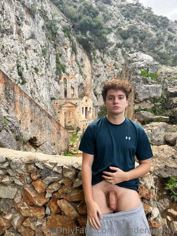 who's dick you sucking first? 👅