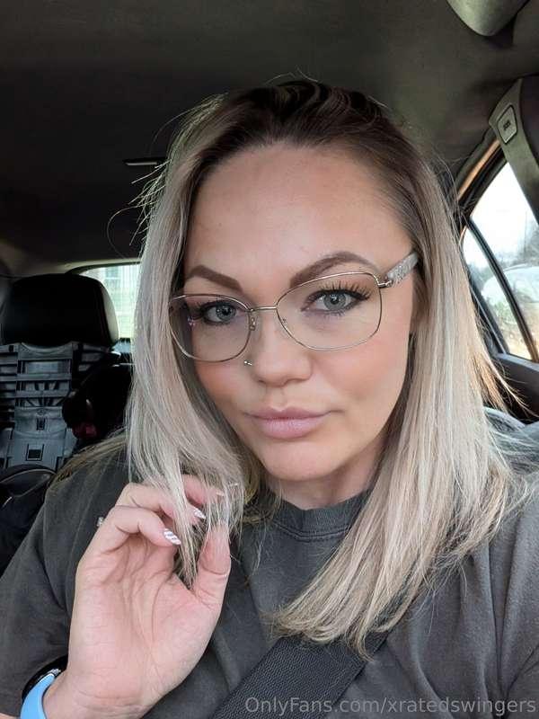 We're on the way to film some really filthy stuff for you gu..