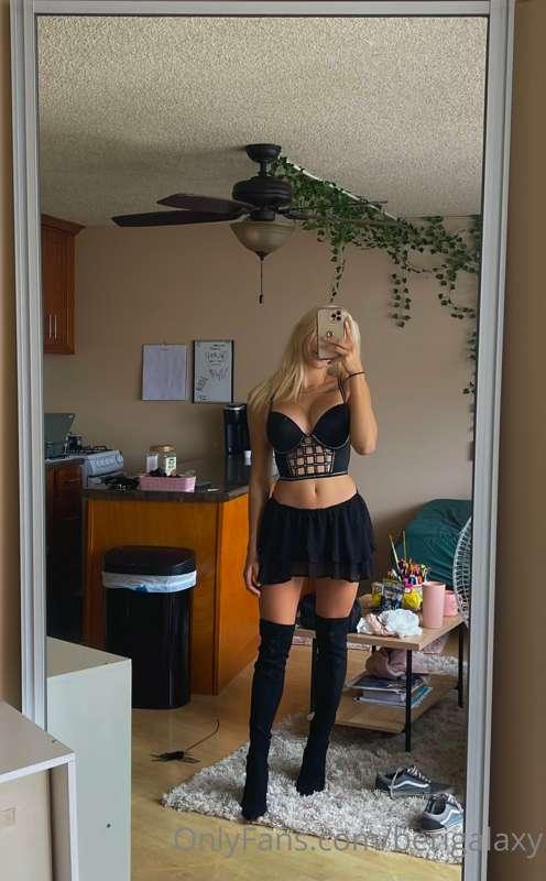I wish I had somewhere to wear this😭😍