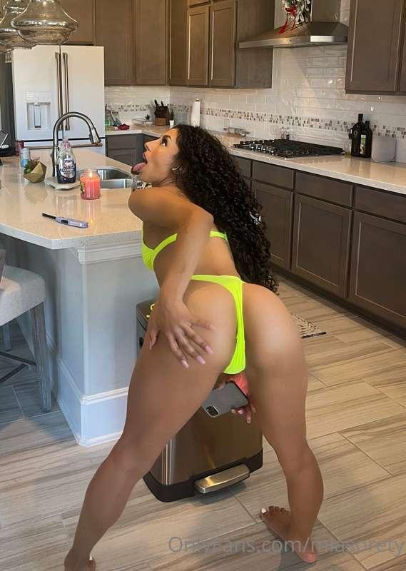 Give it to me papi