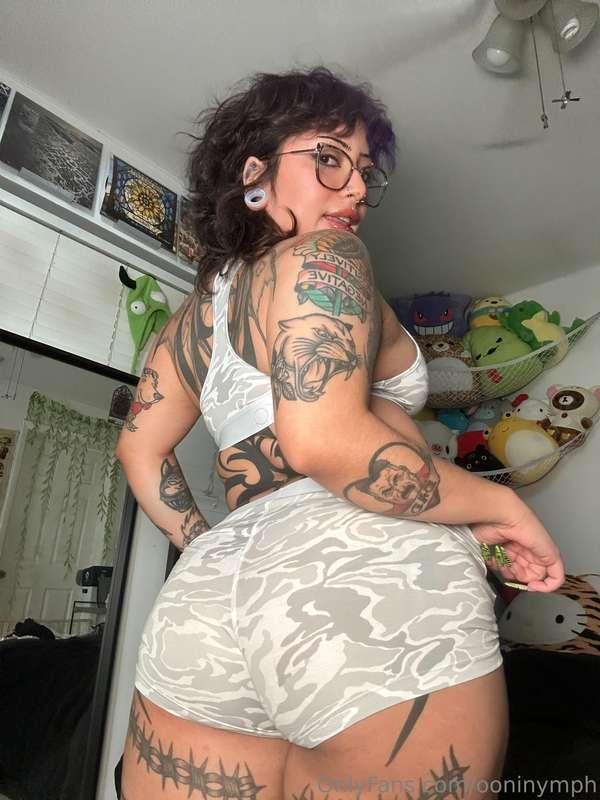 Dm me for customs 💕