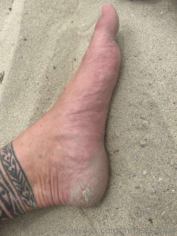 Video of me getting my face fucked by a big hairy bear this ..