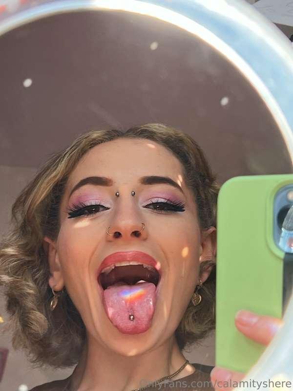 maybe it's magic... maybe it's her mouth 💦👅