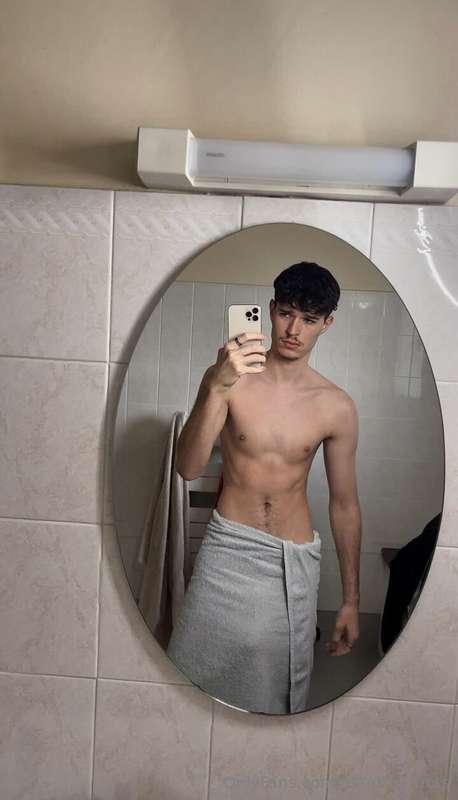 Salut je suis d'humeur à enlever ma serviette ce matin qui v..