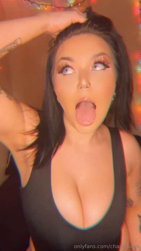 i just sent you the hottest fucking video! check your DMs no..