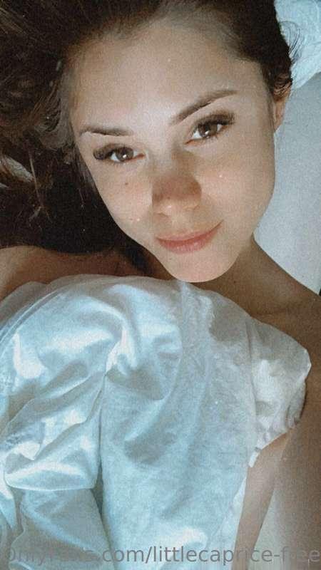 Hey my love! I'm already in bed waiting for you to DM me 🔥 L..