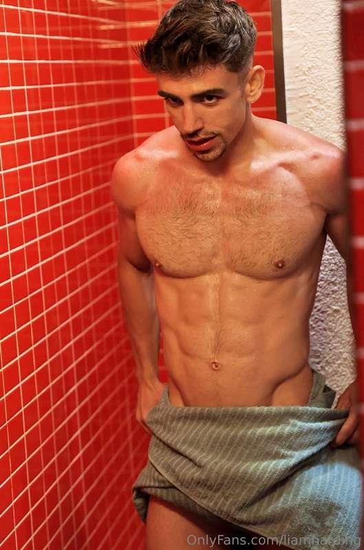 🆕I was extremely hot when i arrived to Barcelona so i decide..