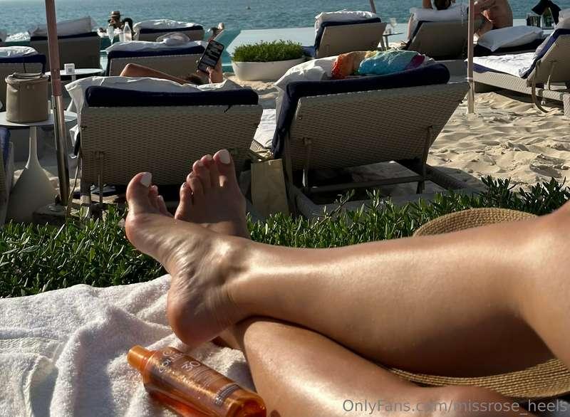 Slaveboy was rubbing that oil on my feet legs and ass all da..