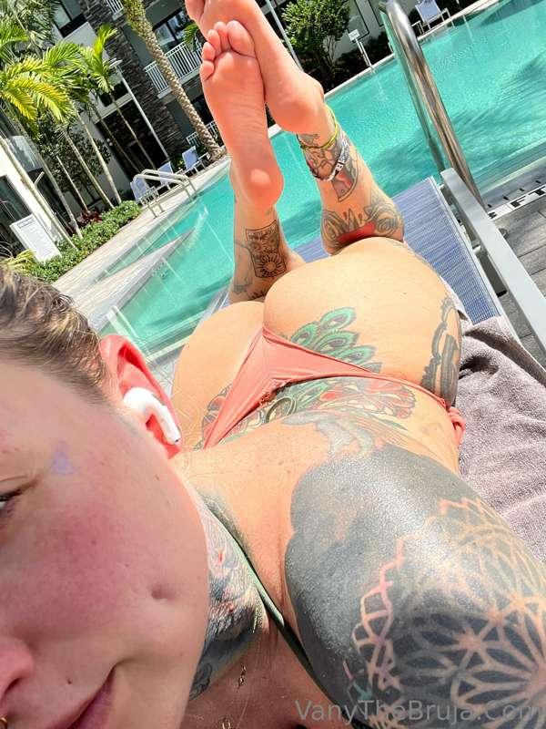 Happy Saturday ☀️ suns out buns out