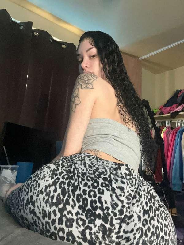 Sassy pose🍑