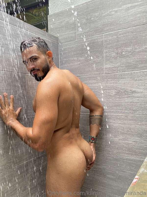 Te ducharias conmigo?💦😈