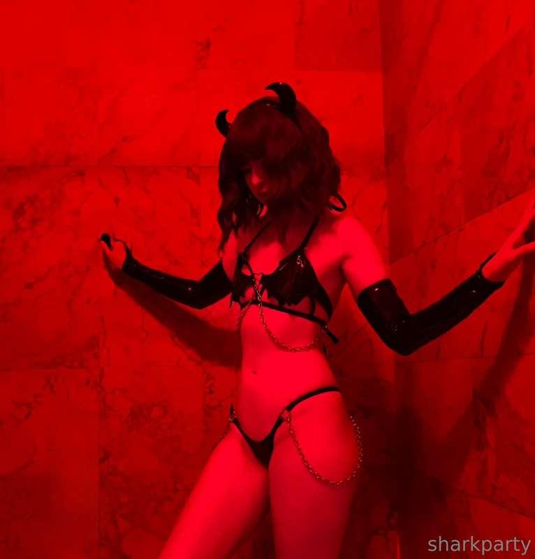feels so good being this naughty 🖤