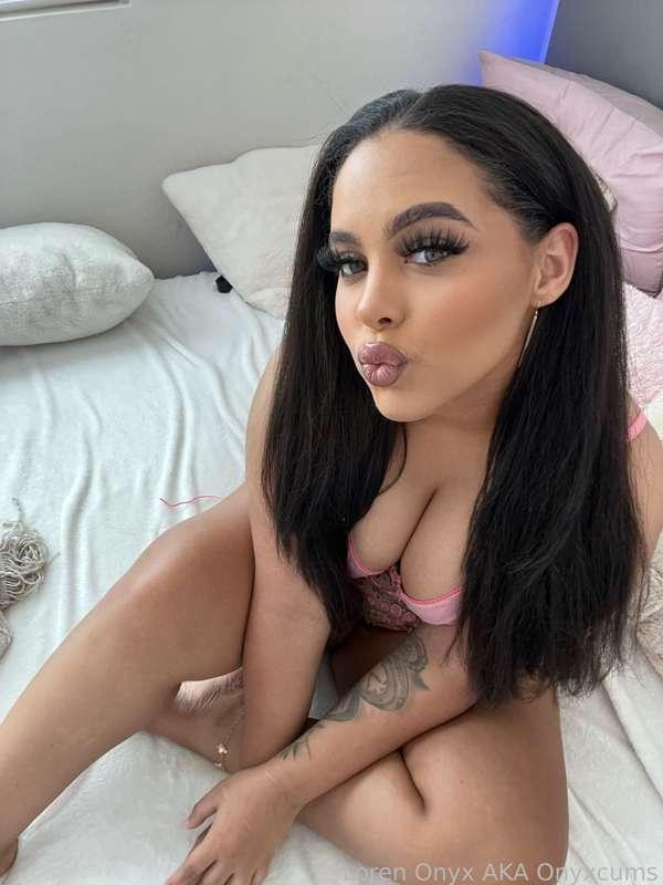 onyxcums image #1