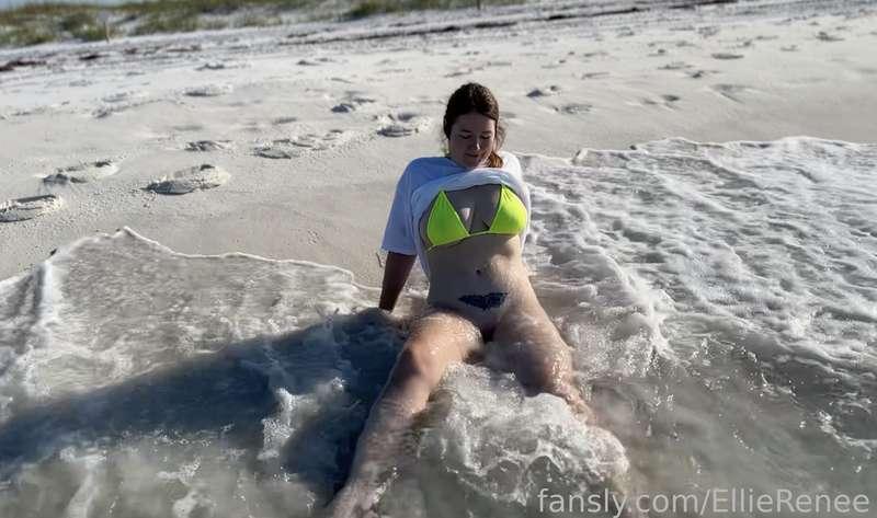 Bottoms off - sandy kittty 😉