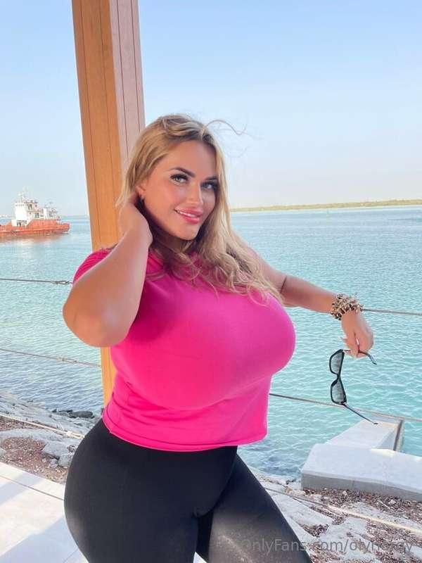 Do you like the pink on me… or would you like it even more w..