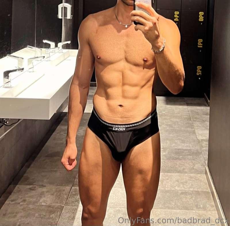 Who wants to be my fitness buddy? 😏