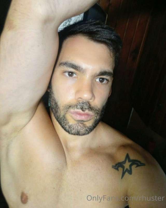 Would you like to suck my armpit? I love that 😈😈😈😈🔥💥