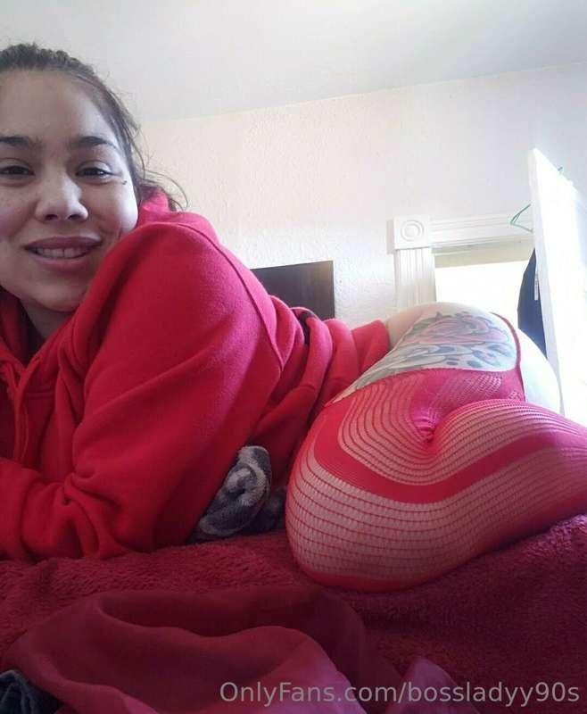 Like 100+ off my pics for a naughty treat 😝