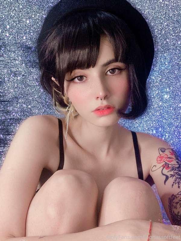 loonassoftfeet image #2