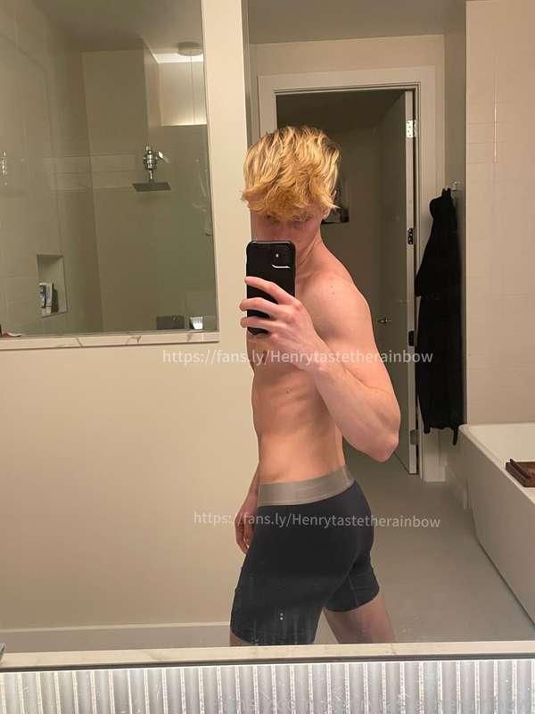 henrytastetherainbow image #0