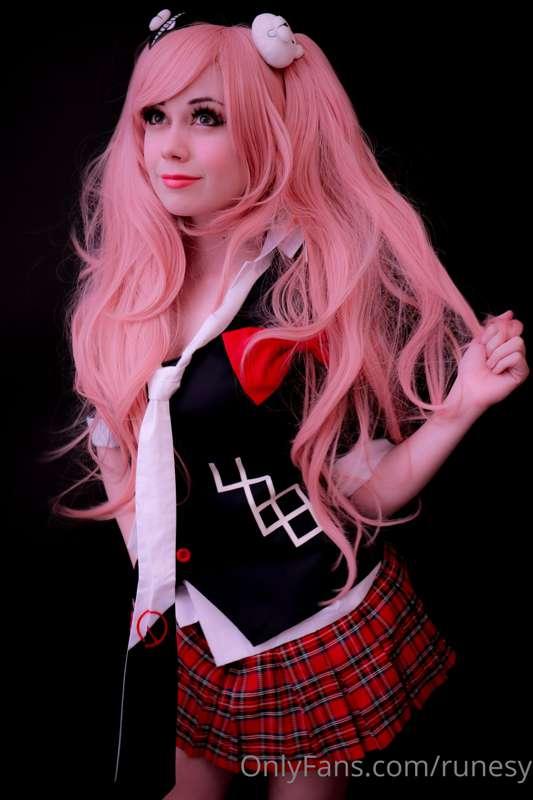 I'll be on twitch.tv/runesyy tonight 9pm Pacific Timezone so..