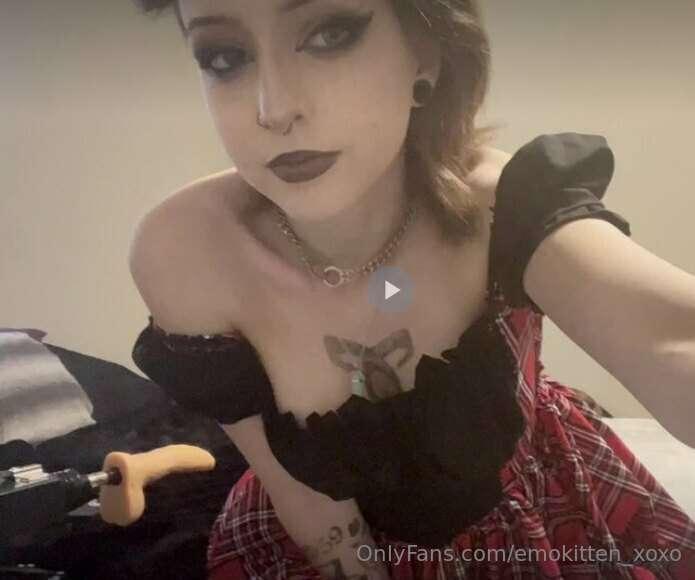 Today is your lucky day. You can’t pass up this baddie!! 🖤😈
