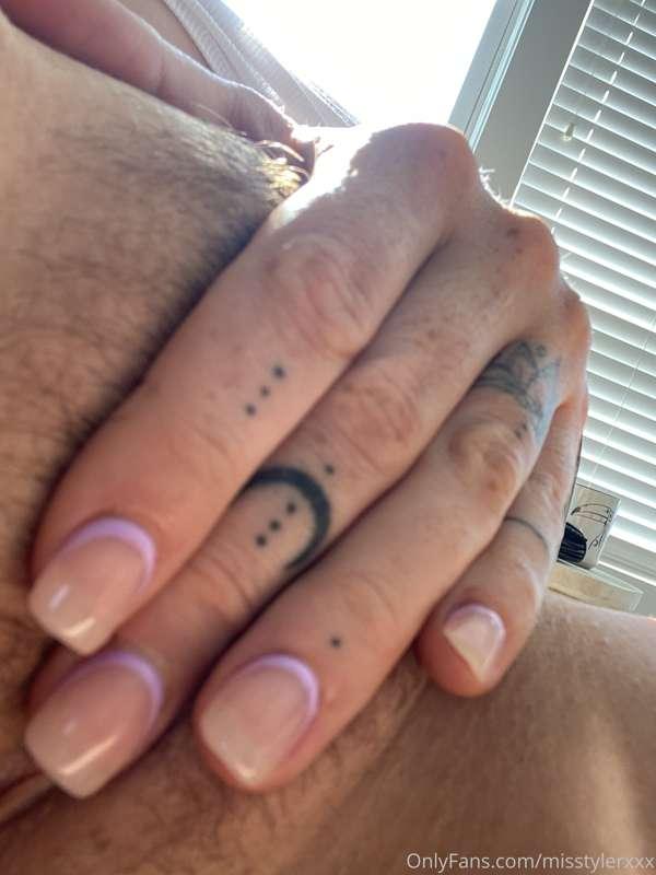 Fresh Mani 🥰 
Want to see more? Check your DM