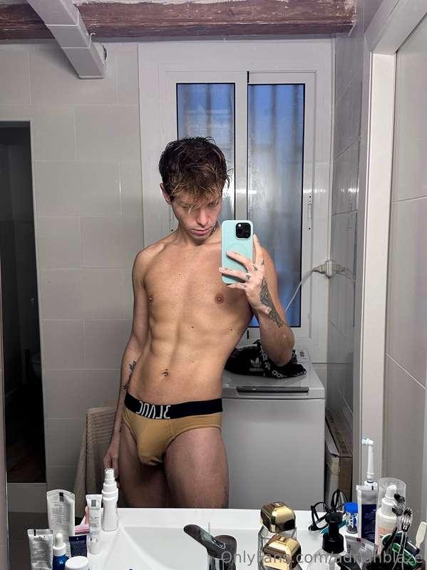 Do you like my underwear? 😈