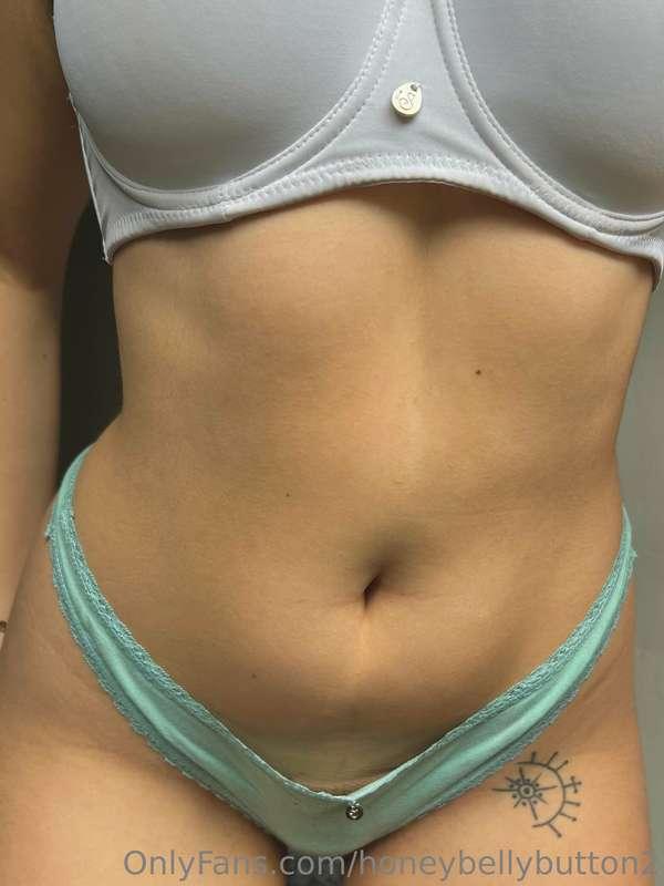 leaning over 😍😍