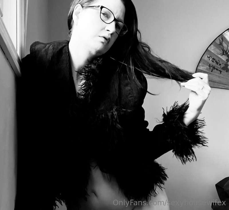 Seduction. Uncropped on @firewingx