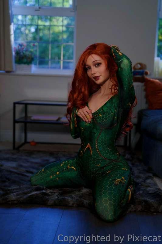 Mera looking real different here ;)