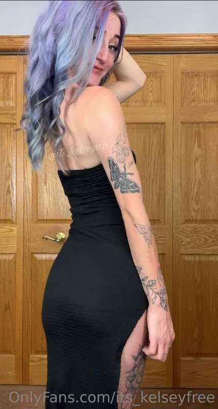 do you like sundresses?? because i love the easy access... 🤭..