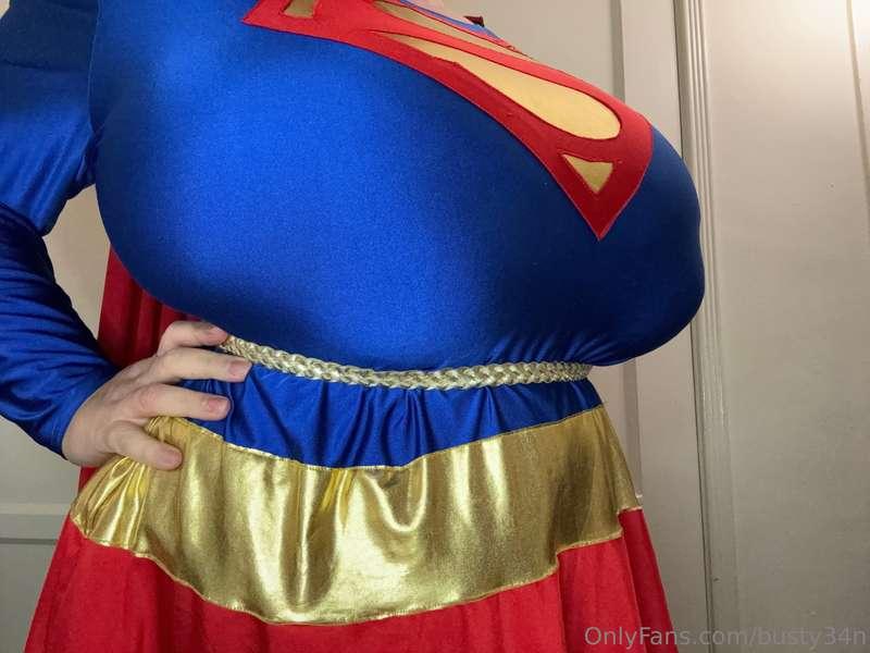 Super tit costume 💙