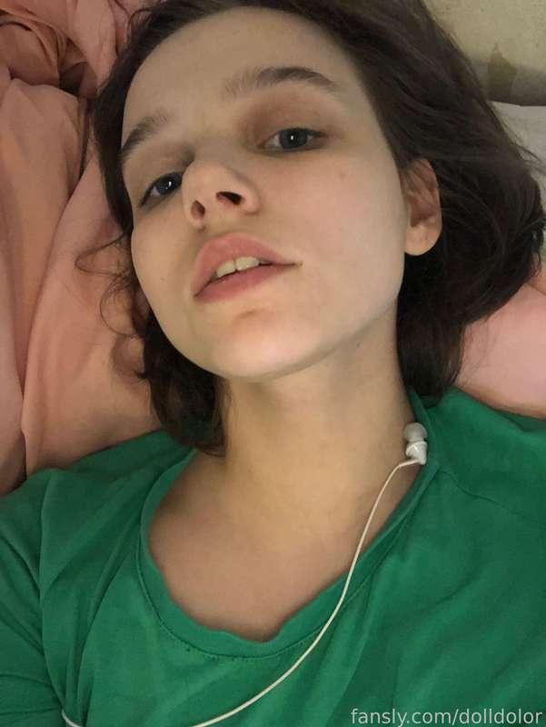 I don't know, but the color green complements my eyes well😌 Haha I think green panties would look good on me too😅

#cute #babyface #sweet #kawaii #small #petite #sexy #young #egirl #daddysgirl