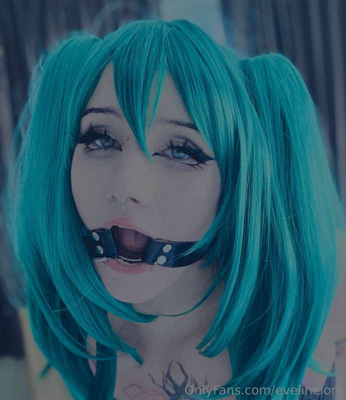 evelinelore image #0