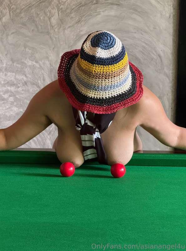 Who want's to play with me?🎱 I might let you win!😜