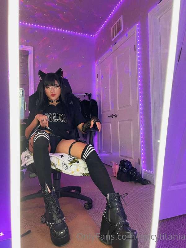 How badly do you want it? 👅