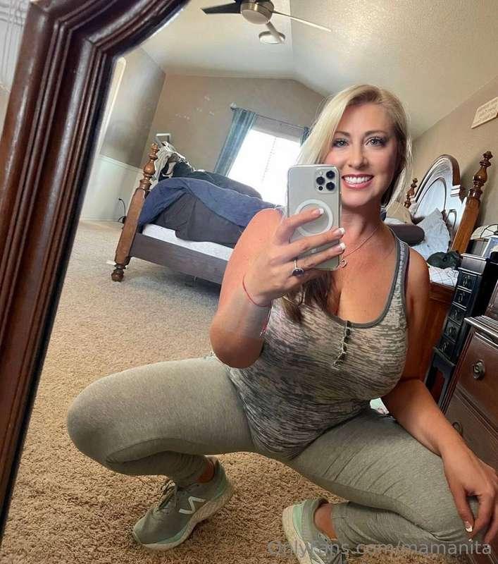 Wanna get a workout in with MamaNita?? 🥵 